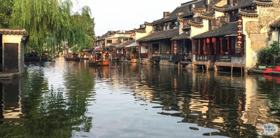 《要久久爱》首播！杨紫哭戏套路化，磨皮滤镜开太大，剧情节奏慢
